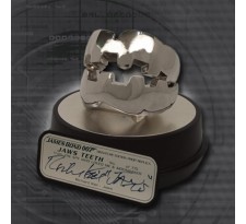 James Bond Replica 1/1 Jaws Teeth Signature Edition